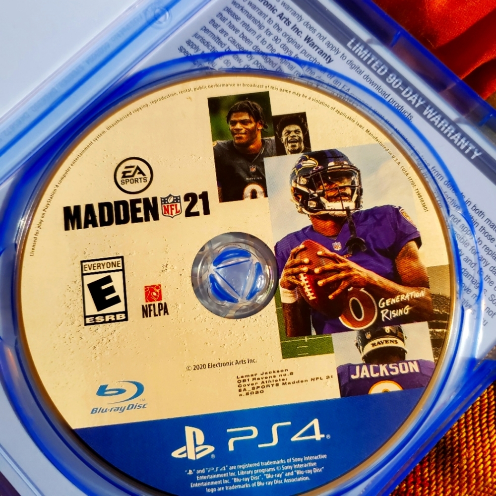 Video game no scratches, case kept
